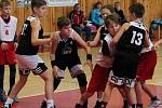 Krajský přebor nejmladších minižáků U11 2016/2017: BK Klatovy (bílé dresy) - SKB Rokycany 27:66 a 33:73