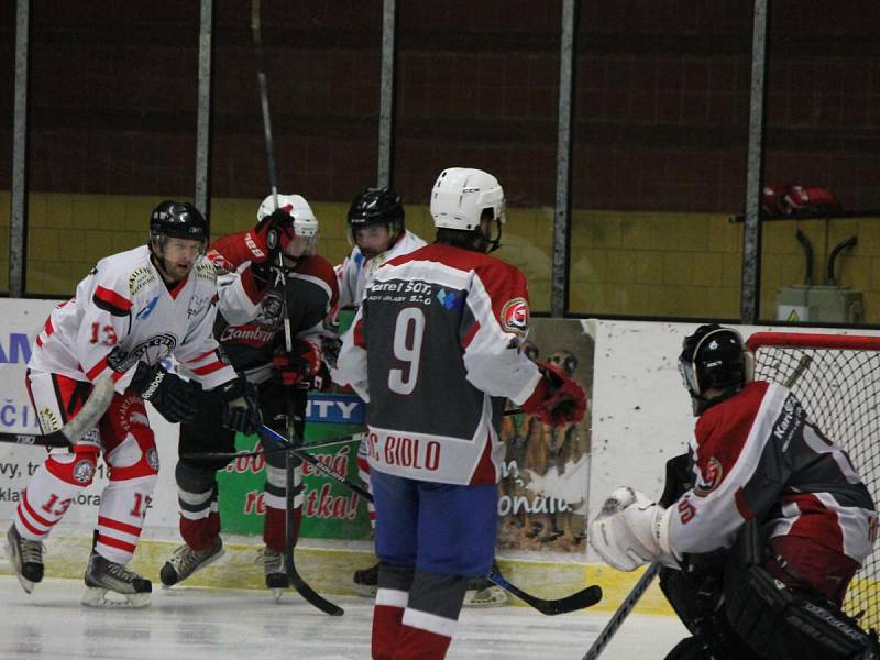 Krajská soutěž: HC Bidlo Malá Víska (šedé dresy) - HC Tachov 2:2