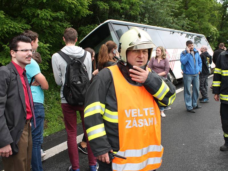 Nehoda autobusu u Kokšína.