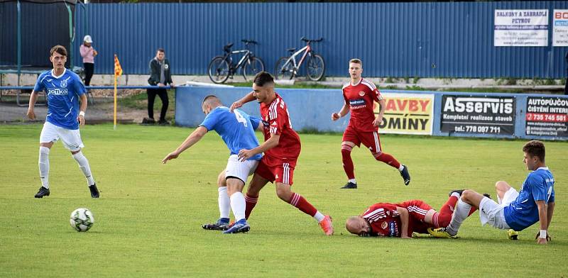 6. kolo FORTUNA divize A: SK Klatovy 1898 (na snímku hráči v červených dresech) - TJ Jiskra Domažlice B 2:1 (0:1).