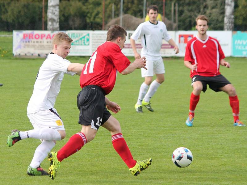 Krajský přebor: Luby (červené dresy) - Sušice 1:2