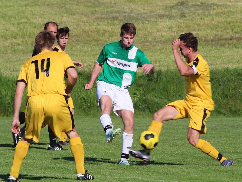 Fotbal, okresní přebor: Bolešiny (žlutí) - Sušice B