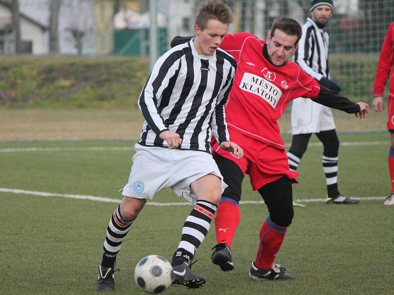 Zimní turnaj v Sušici: Klatovy (v červeném) - Nýrsko 5:0.