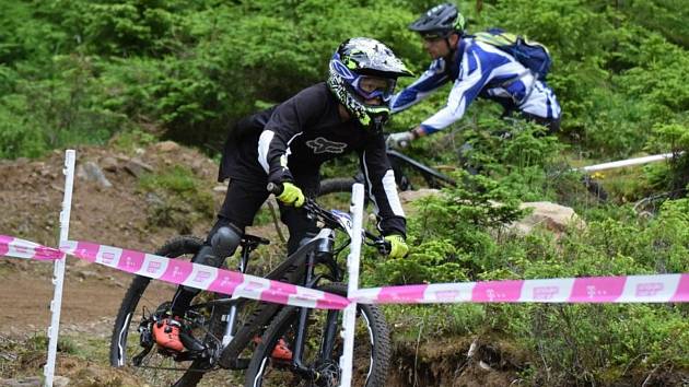 Česká Enduro série vrcholí na Špičáku.