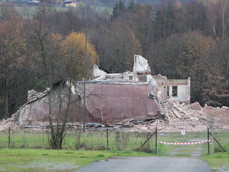 Demolice hotelu Otava v Sušici.