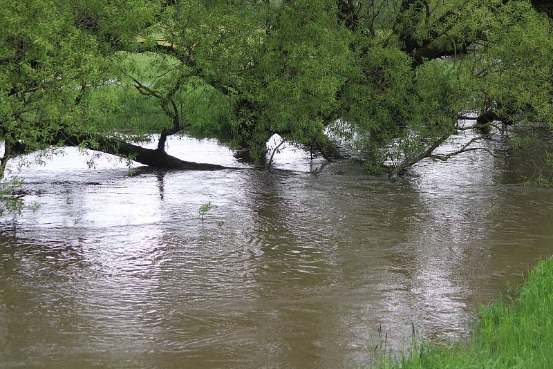 Zatopené louky v Dolanech a Svrčovci.