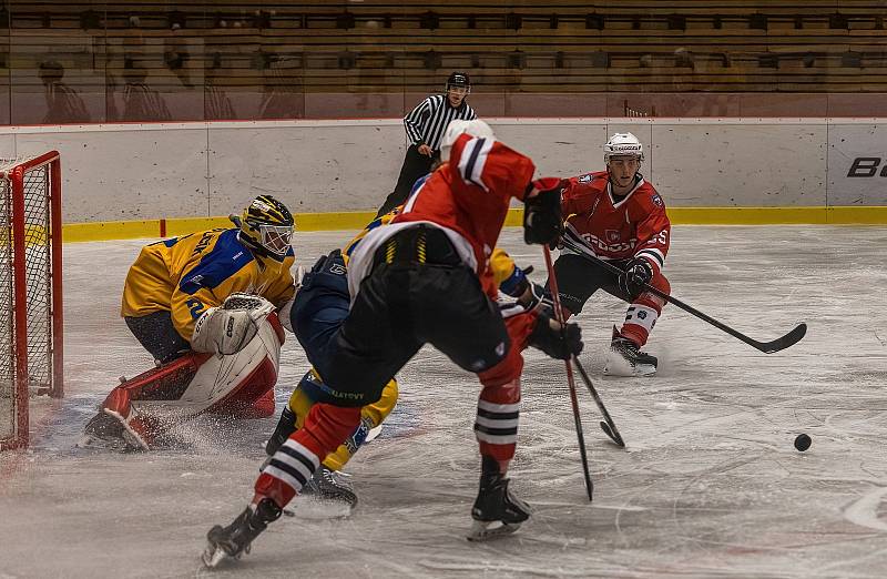 SHC Klatovy - IHC Králové Písek 2:0 (0:0, 0:0, 2:0).