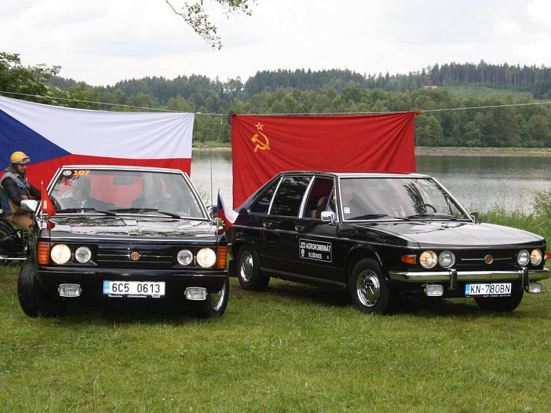 První sraz socialistických vozidel v Hnačově