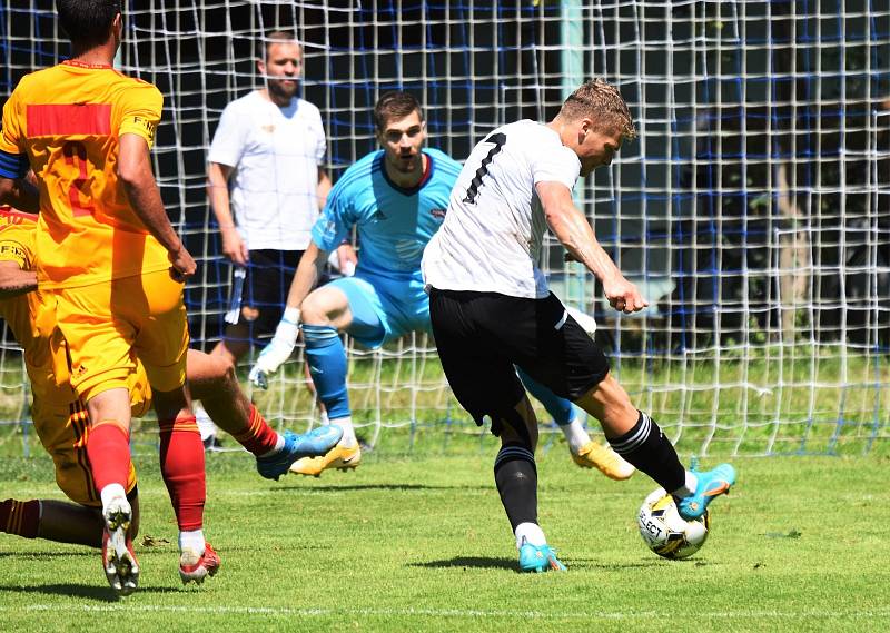 SK Dynamo České Budějovice (bílí) - FK Dukla Praha 3:1.