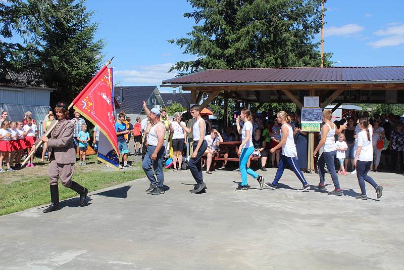 Oslavy 140 let školy a 100 let Sokolů v Dolanech.