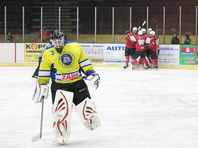 Třetí čtvrtfinále play-off druhé ligy: SHC Klatovy (červené dresy) - HC Kobra Praha 7:3