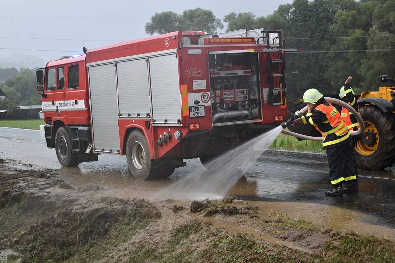 Bleskové povodně v Neznašovech.