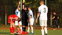 10. kolo okresního přeboru: TJ Sušice B (na snímku fotbalisté v bílých dresech) - FC Švihov 2:2 (1:1).