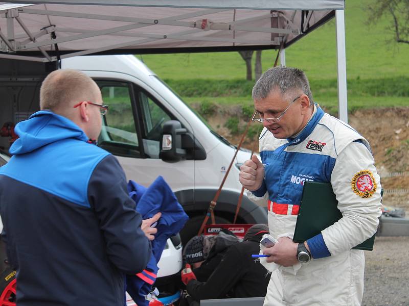 Testování Škody Fabia S2000 před Rallye Šumava s pilotem Janem Černým.