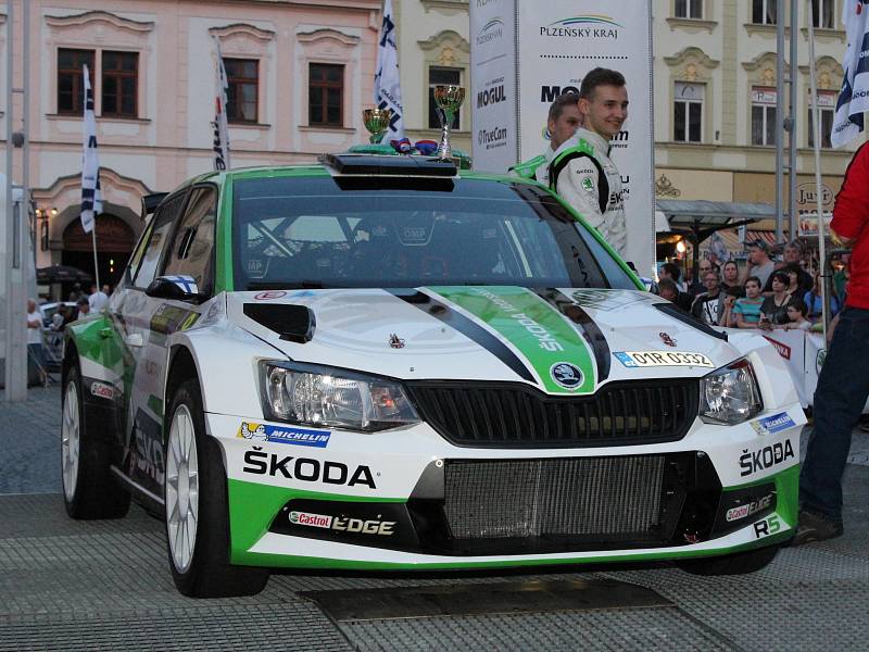 Cíl 53. Rallye Šumava Klatovy na náměstí Míru v Klatovech