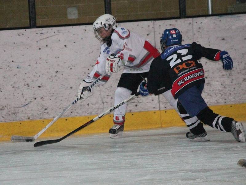 Žákovská liga, mladší žáci: HC Klatovy (v bílém) - HC Rakovník 16:0.