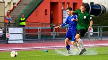 Fotbalisté TJ Sušice (na archivním snímku hráči v modrých dresech) prohráli se Smíchovem, nováčkem krajské I. A třídy z Plzně, 1:2.