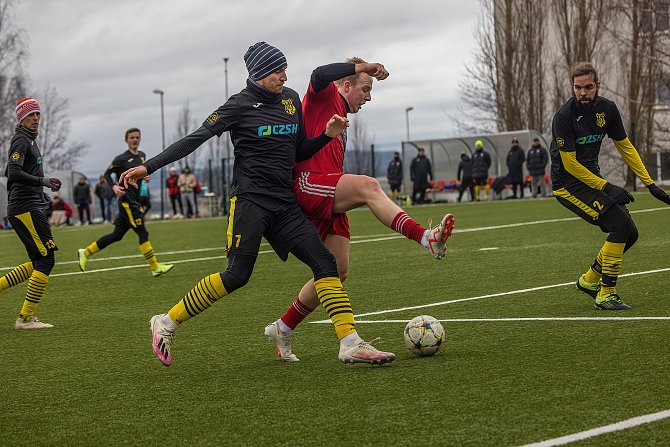 Zimní příprava 2024: SK Klatovy 1898 (na snímku fotbalisté v červených dresech) - TJ Sokol Lhota 4:3 (3:1).