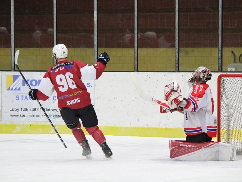 2. liga 2016/2017, osmifinále play-off: SHC Klatovy (červené dresy) - HC Lední Medvědi Pelhřimov 8:3