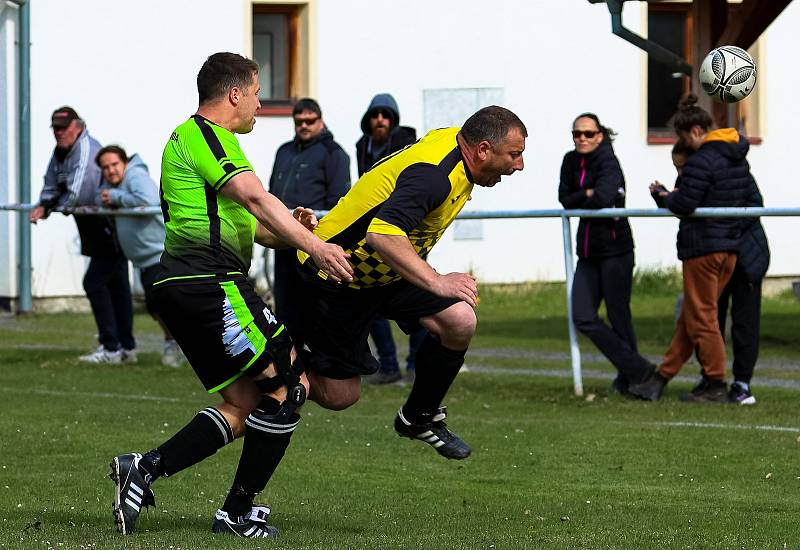 17. kolo III. třídy: Sokol Hartmanice (žlutočerní) - Železná Ruda 3:1.