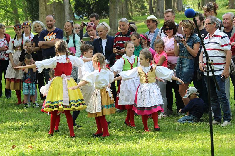 Sázení lípy svobody v Mercandinových sadech v Klatovech