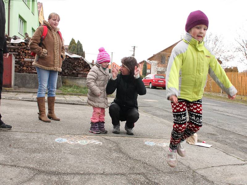 Děti ze Švihova hledaly velikonočního zajíčka 2016