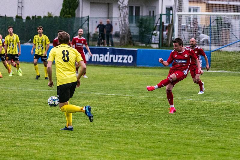 Klatovy hostí v sobotu od 14.30 ve šlágru 14. divizního kola vedoucí Přeštice.