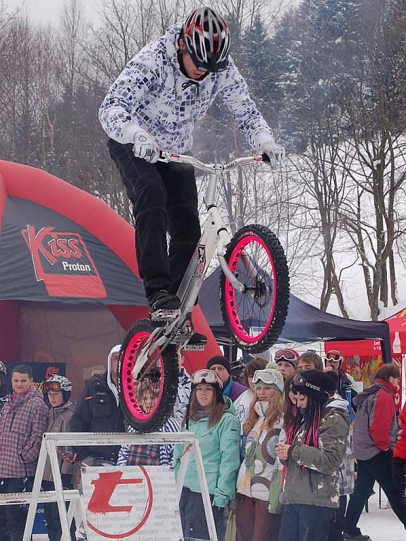 Tradiční show Extreme Day v Železné Rudě.