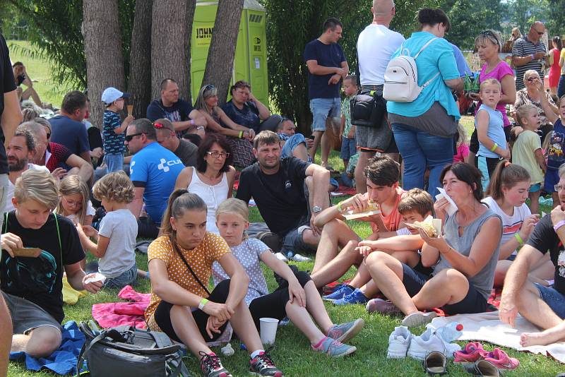 Street food festival na hradě ve Švihově.