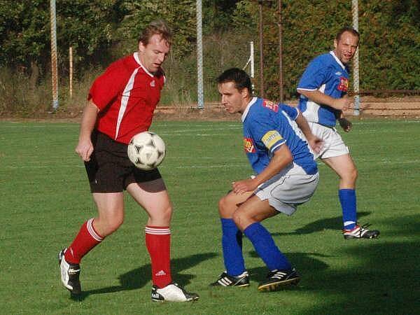 V derby porazily Luby (červené dresy) Nýrsko 3:0.