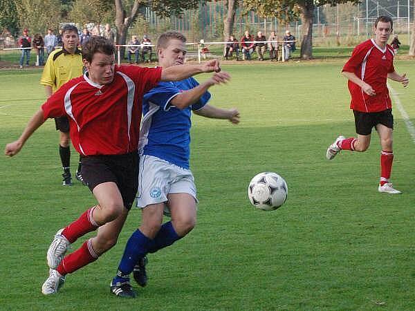 V derby porazily Luby (červené dresy) Nýrsko 3:0.