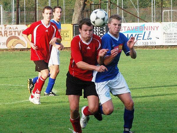 V derby porazily Luby (červené dresy) Nýrsko 3:0.