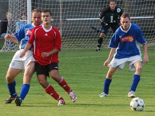 V derby porazily Luby (červené dresy) Nýrsko 3:0.