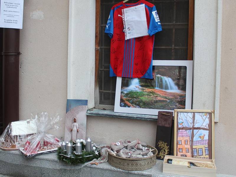 V Klatovech uspořádali tradiční charitativní bazar 2015