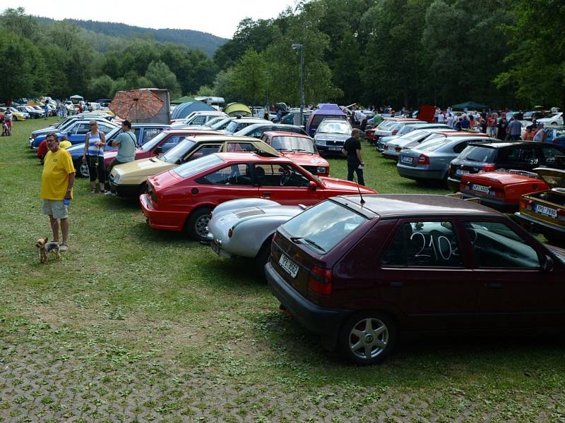 Sraz škodovek v Běšinech 2018.