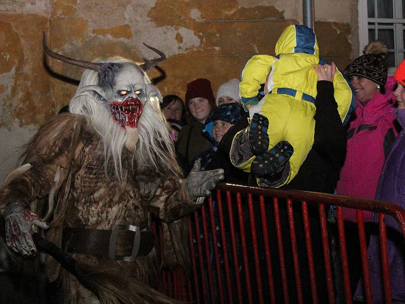 Krampusové v Chudenicích.