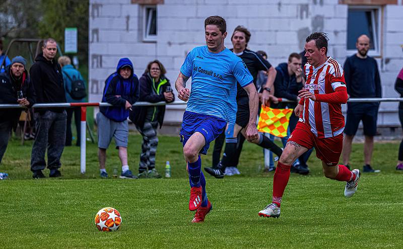 Fotbalisté TJ Sokol Mochtín po čtyřech porážkách zabrali, když ve víkendovému duelu 25. kola I. A třídy doma přehráli béčko divizních Rokycan.