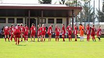 Na podzim fotbalistky SK Klatovy 1898 (červené dresy) porazily Borovany (modré dresy) 7:2. A uspěly i v nedělní odvetě, tentokrát 9:1.