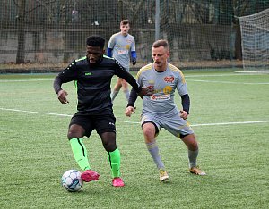 Zimní příprava 2024: FK Dukla Jižní Město - SK Chlumec (na snímku fotbalisté v tmavých dresech) 2:2 (0:0).