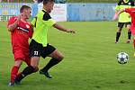V úvodním duelu sezony 2017/2018 remizovali fotbalisté Klatov (červené dresy) v divizi se Sedlčany 0:0. V penaltách se radovali hosté ze Sedlčan.