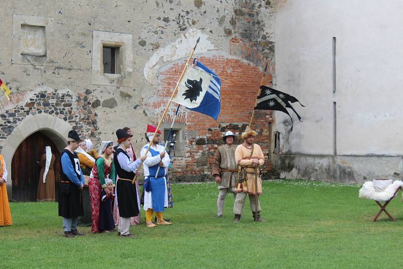 Kdo navštívil o víkendu vodní hrad Švihov, tak se přesunul v čase o několik století zpět – do roku 1314 po Kristu.