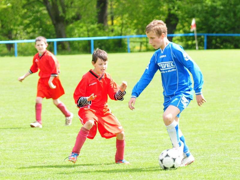 Okresní přebor starších žáků Strážov - Hrádek 12:0.