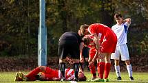 10. kolo okresního přeboru: TJ Sušice B (na snímku fotbalisté v bílých dresech) - FC Švihov 2:2 (1:1).