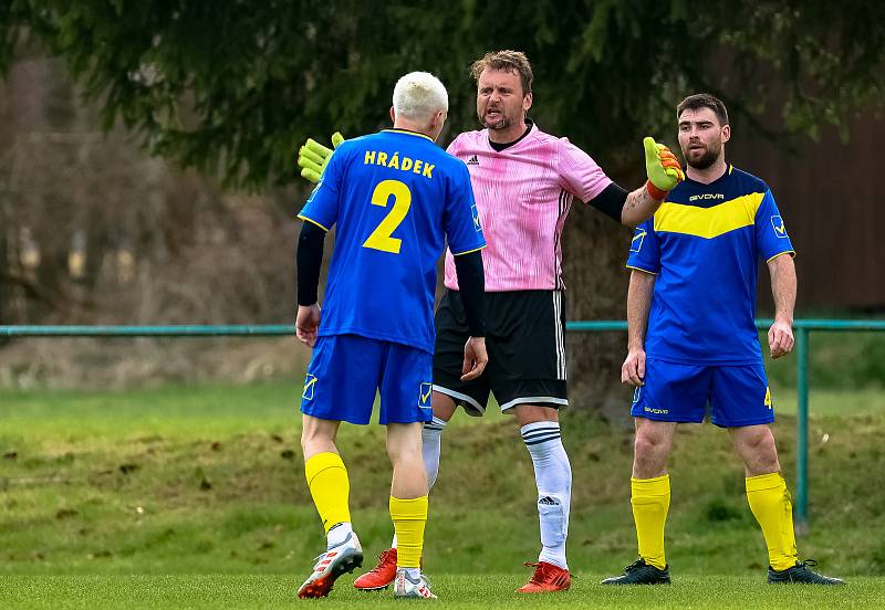 19. kolo I. A třídy: Svatobor Hrádek (modří) - Žákava 0:4.