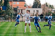 I. A třída Plzeňského kraje, 17. kolo: TJ Tlučná - TJ Sušice (na snímku fotbalisté v bílých dresech) 0:5 (0:1).