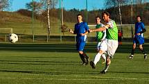 Fotbalisté FK Svéradice (na archivním snímku fotbalisté v zelených dresech) prohráli na závěr podzimní části sezony na půdě Losiné 1:4.