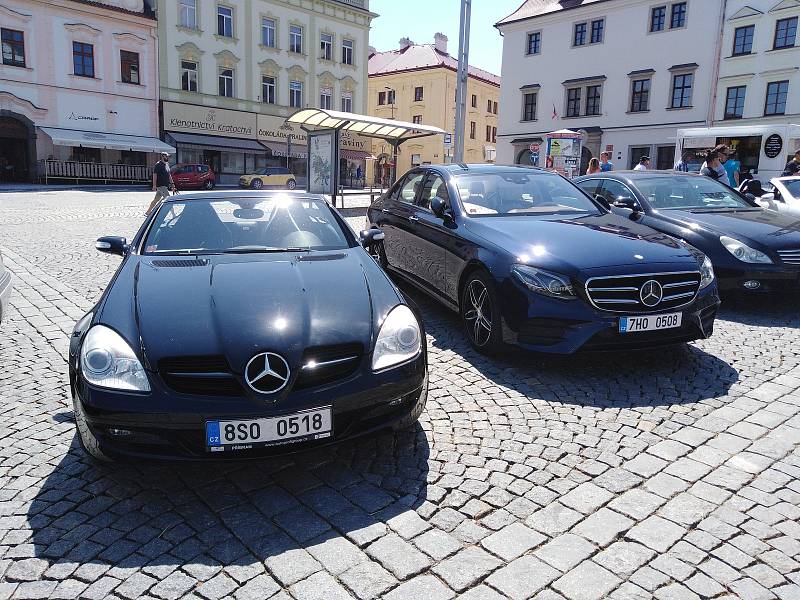 Sraz vozů značky Mercedes v Klatovech.