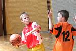 Basketbalový turnaj pro 1. a 2. třídy v Klatovech.