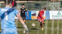 FORTUNA divize A (18. kolo): SK Klatovy 1898 (na snímku fotbalisté v červených dresech) - FK Slavoj Český Krumlov 0:2 (0:1).