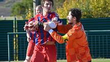 Národní házená, II. liga: TJ Vřeskovice (v oranžovém) - Sokol Podlázky 15:23.